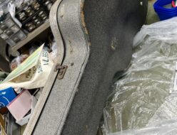楽器ケース修理承ります。