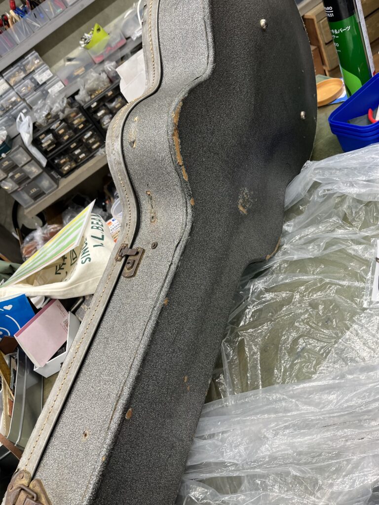 楽器ケース修理承ります。